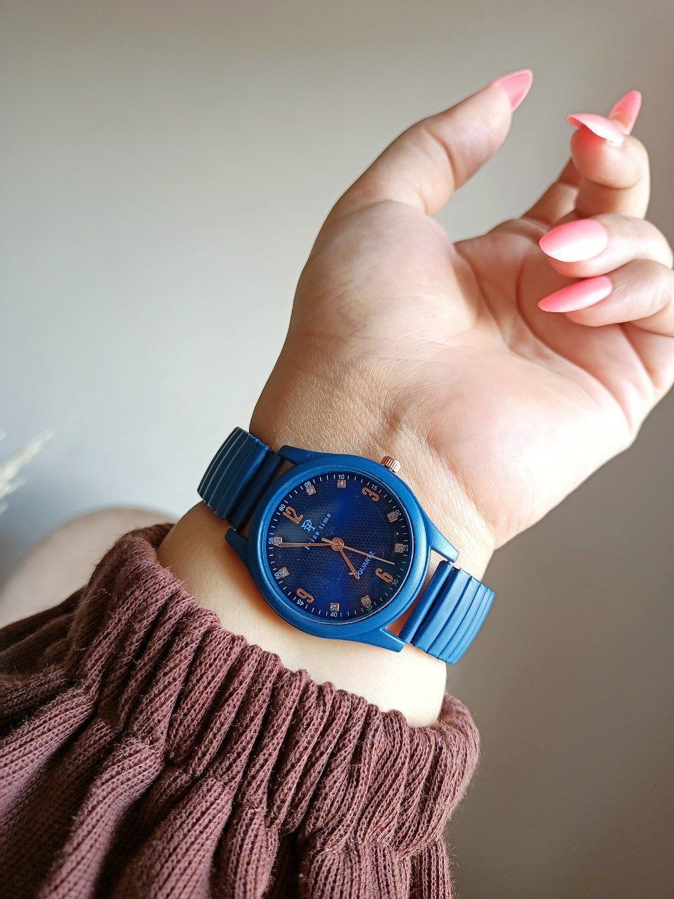 ساعة عقارب – تصميم أنيق ودقيق من سوق مكة