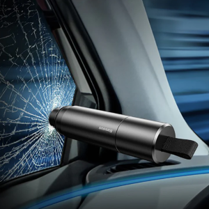 صورة لقلم الإنقاذ المستخدم في كسر زجاج العربية وتقطيع حزام الأمان مع قاعدة تخزين للتثبيت على تابلوة السيارة.