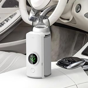 صورة لحافظ حرارة الببرونة الديجيتال الذي يسخن الحليب بسرعة وبثبات مع نظام حماية ضد السخونة الزائدة ويعمل بمنفذ USB-C.