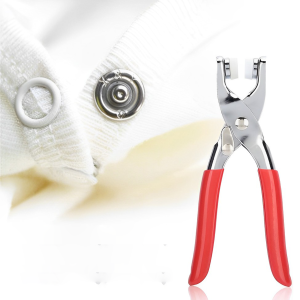 صورة لكماشة Snap Kit الجديدة المصنوعة من الفولاذ المقاوم للصدأ لتركيب الأزرار بسهولة.