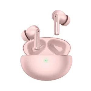 سماعات وينجو وردية بعلبة شحن على سطح مكتب حديث.