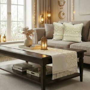 طقم رانر مع 2 كفر كوشن بيج بنقشة نجوم ذهبية للديكور