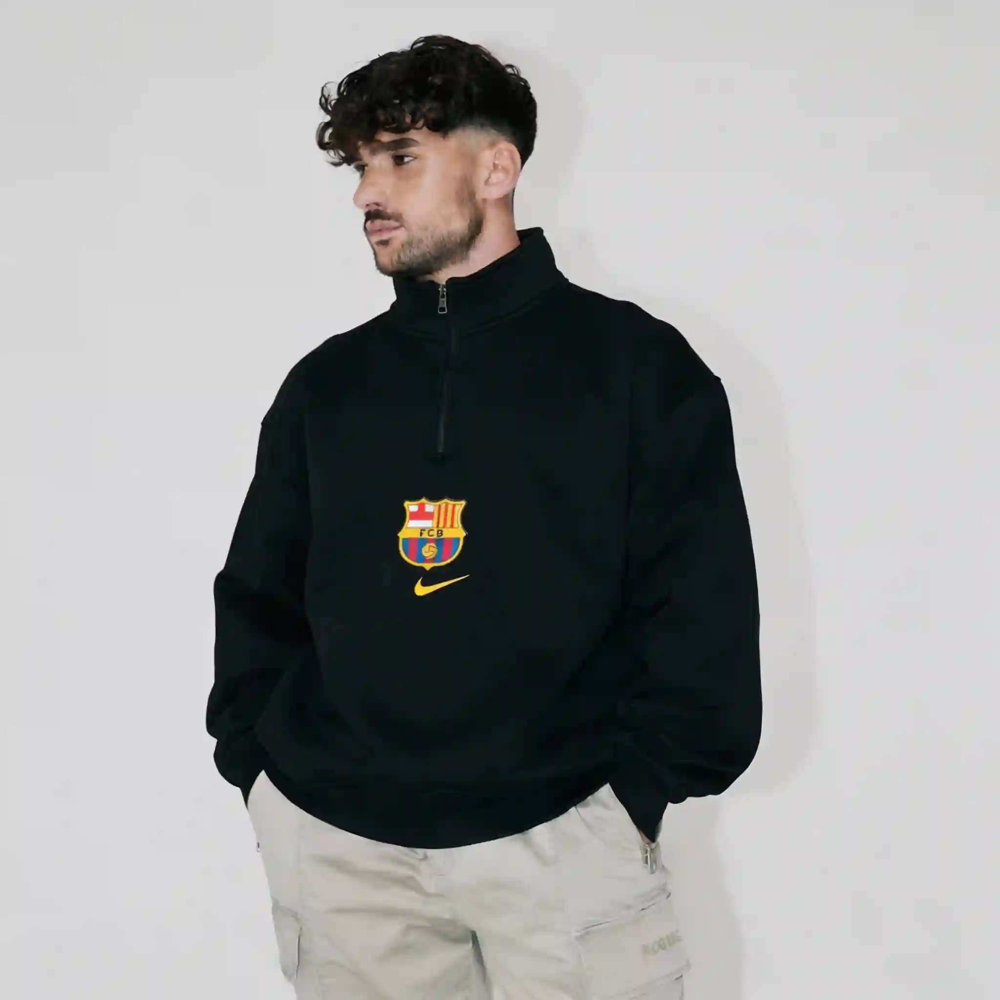 سويت-شيرت-برشلونة-شبابي سويت شيرت برشلونة شبابي أسود