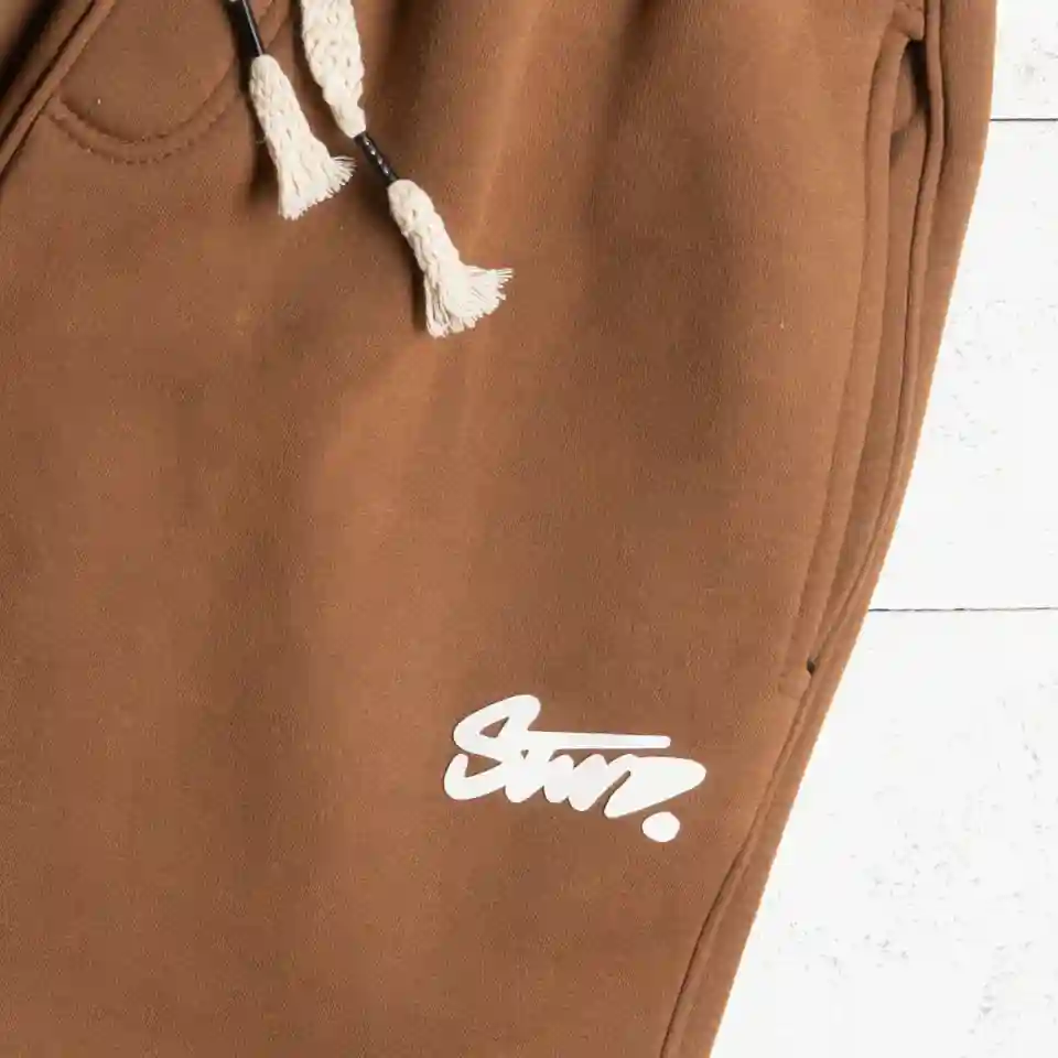 سويت-بانتس-stwd-لوجو لوجو STWD المميز على البنطلون