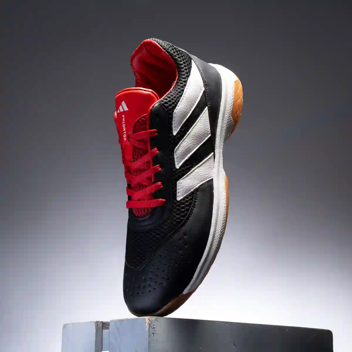 كوتشي اديداس بريداتور BL9 أسود