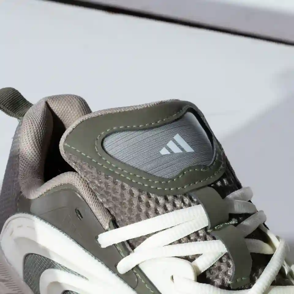 تفاصيل نسيج Air Mesh للكوتشي الزيتي