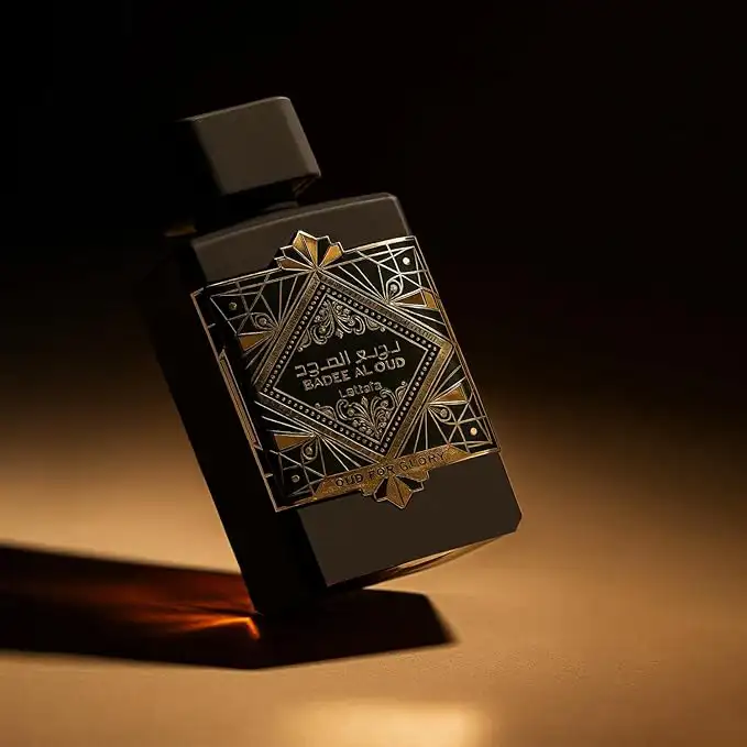 تفاصيل تصميم زجاجة عطر بديع العود