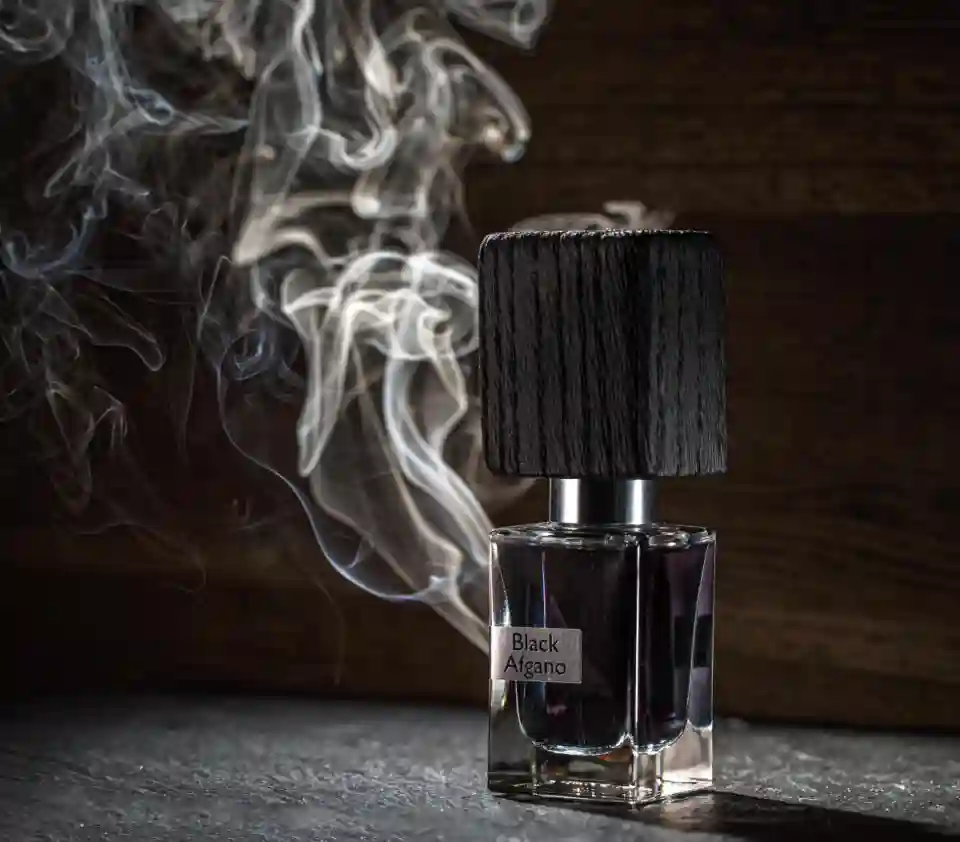 عطر بلاك افغانو ناسوماتو مع الدخان