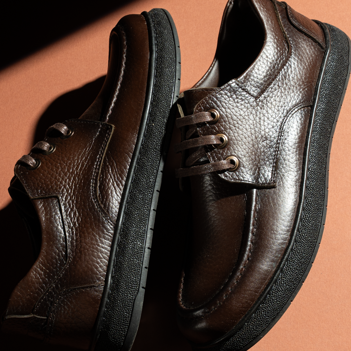 classic leather shoes j4 brown zoom