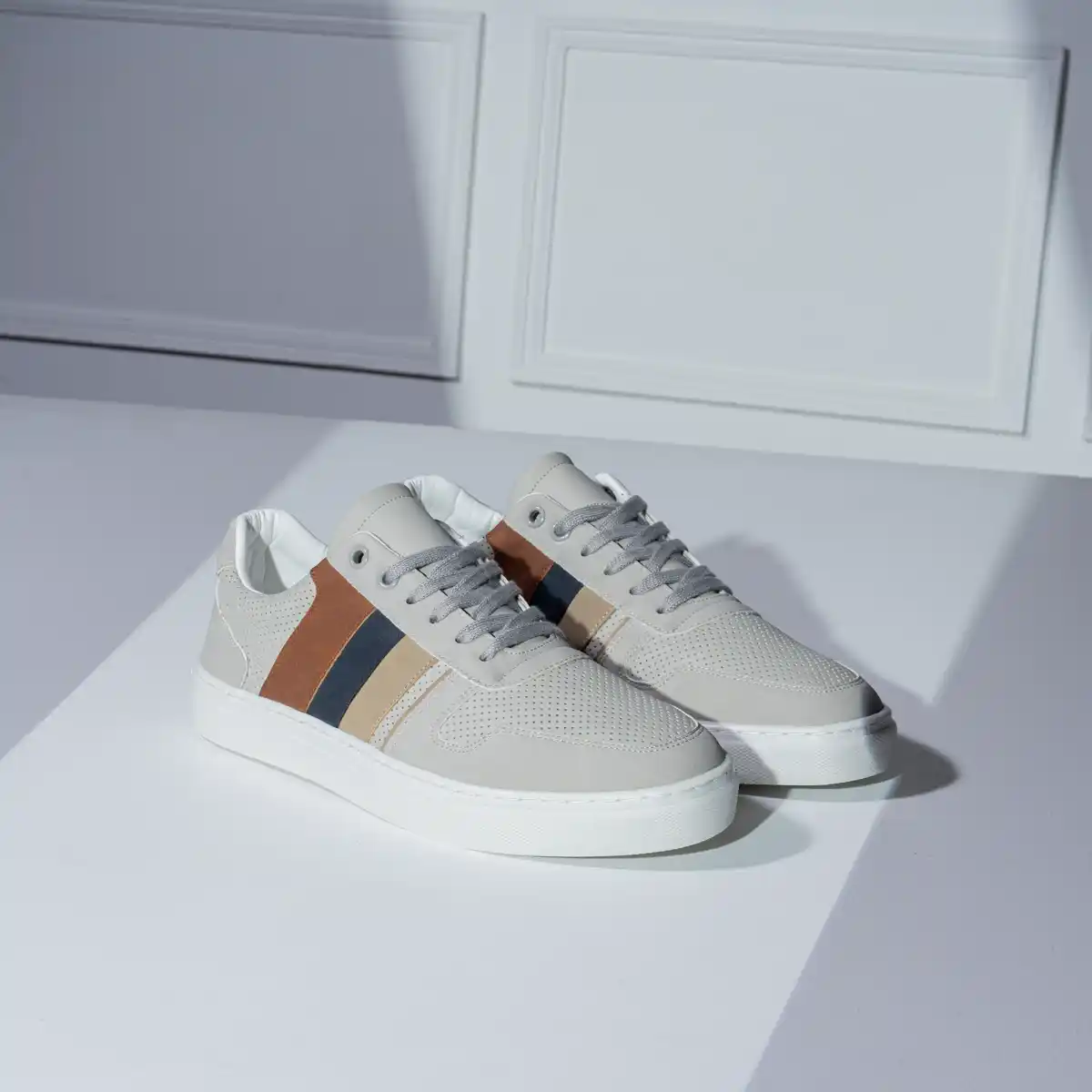 كوتشي-رمادي-كاجوال حذاء كاجوال رمادي للرجال