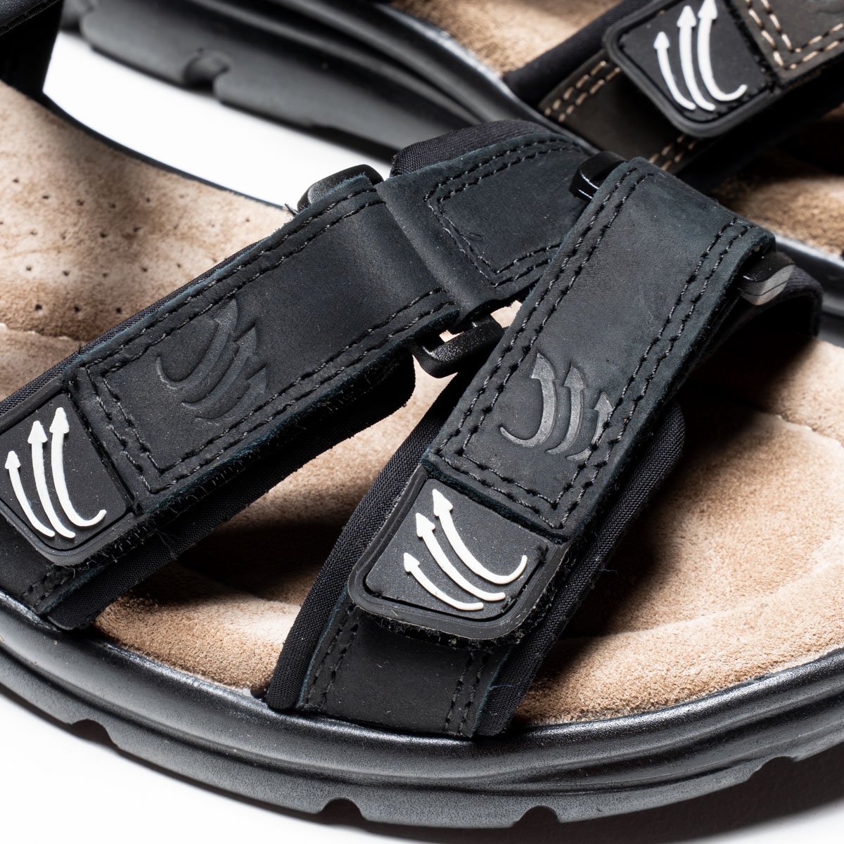 تفاصيل الجلد في صندل رجالي جلد طبيعي كود 141