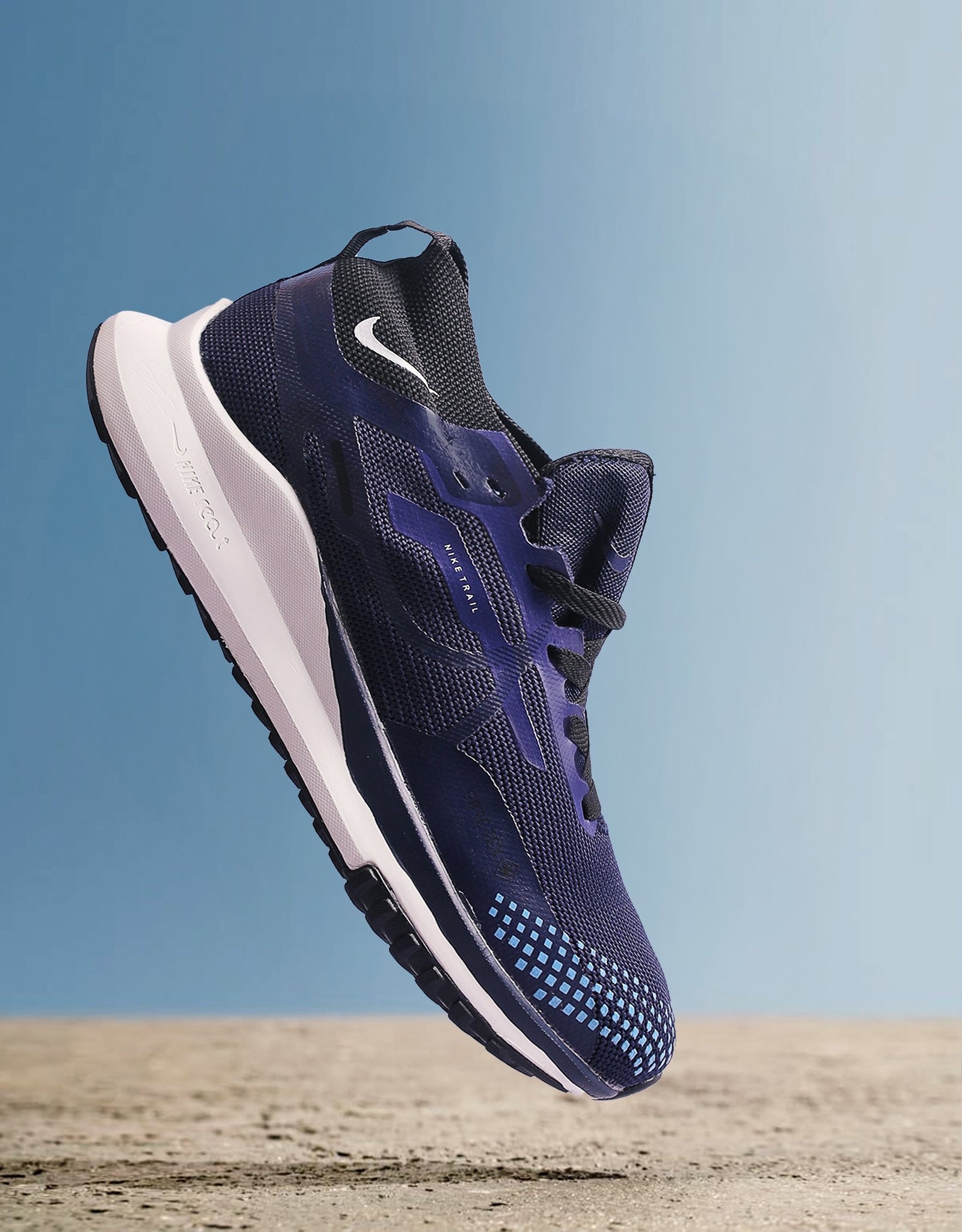 nike trail running shoes navy blue track