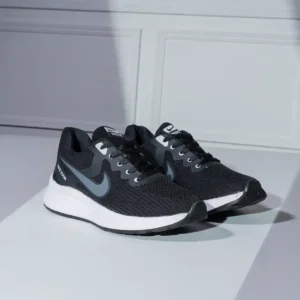 nike zoom running shoes black