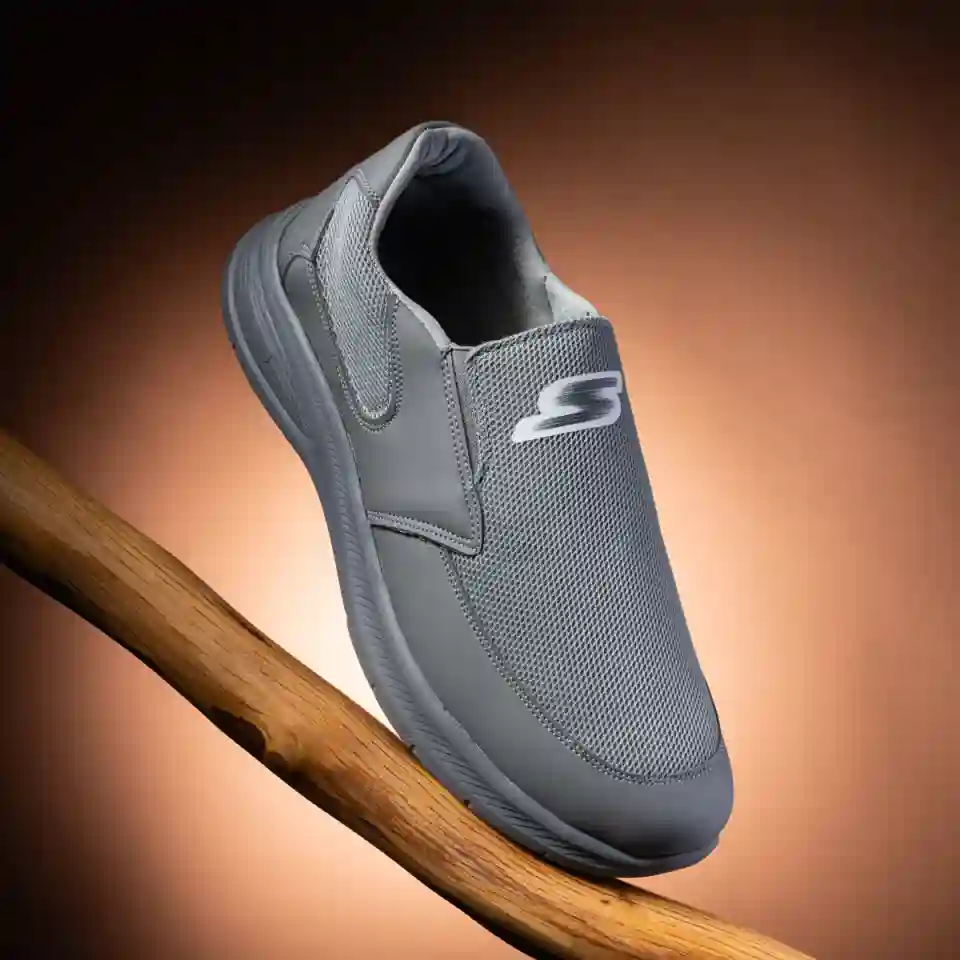 حذاء سكيتشر طبي مريح باللون الرمادي