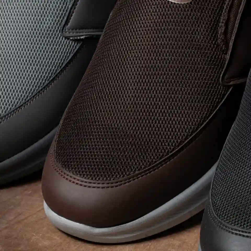 مقدمة حذاء سكيتشر طبي مريح الشبكية