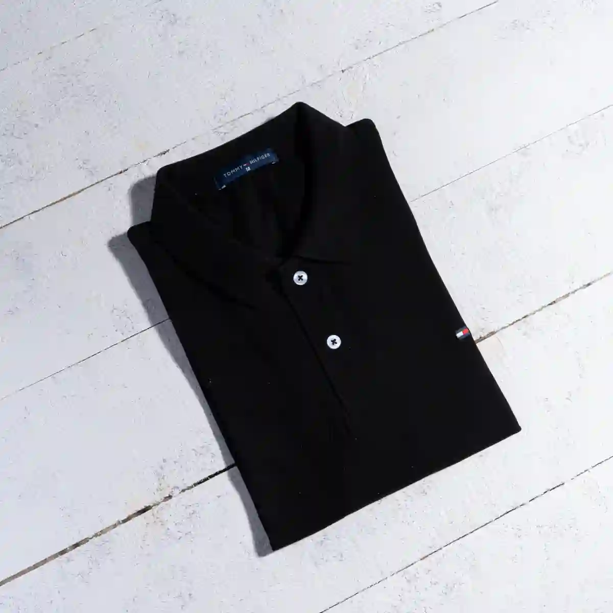 تيشيرت تومي لون أسود