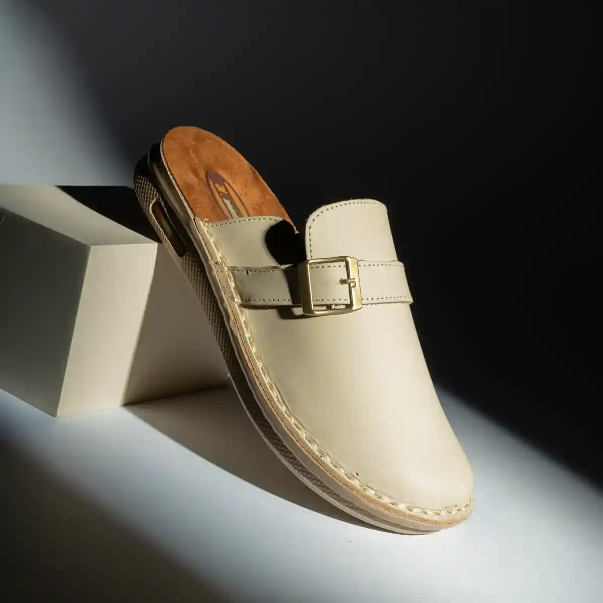 صابوه بيج جلد أنيق للشباب