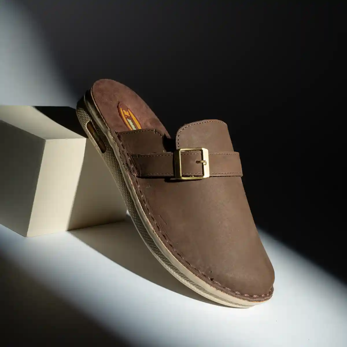 صابوه رجالي شامواه بني كلاسيكي