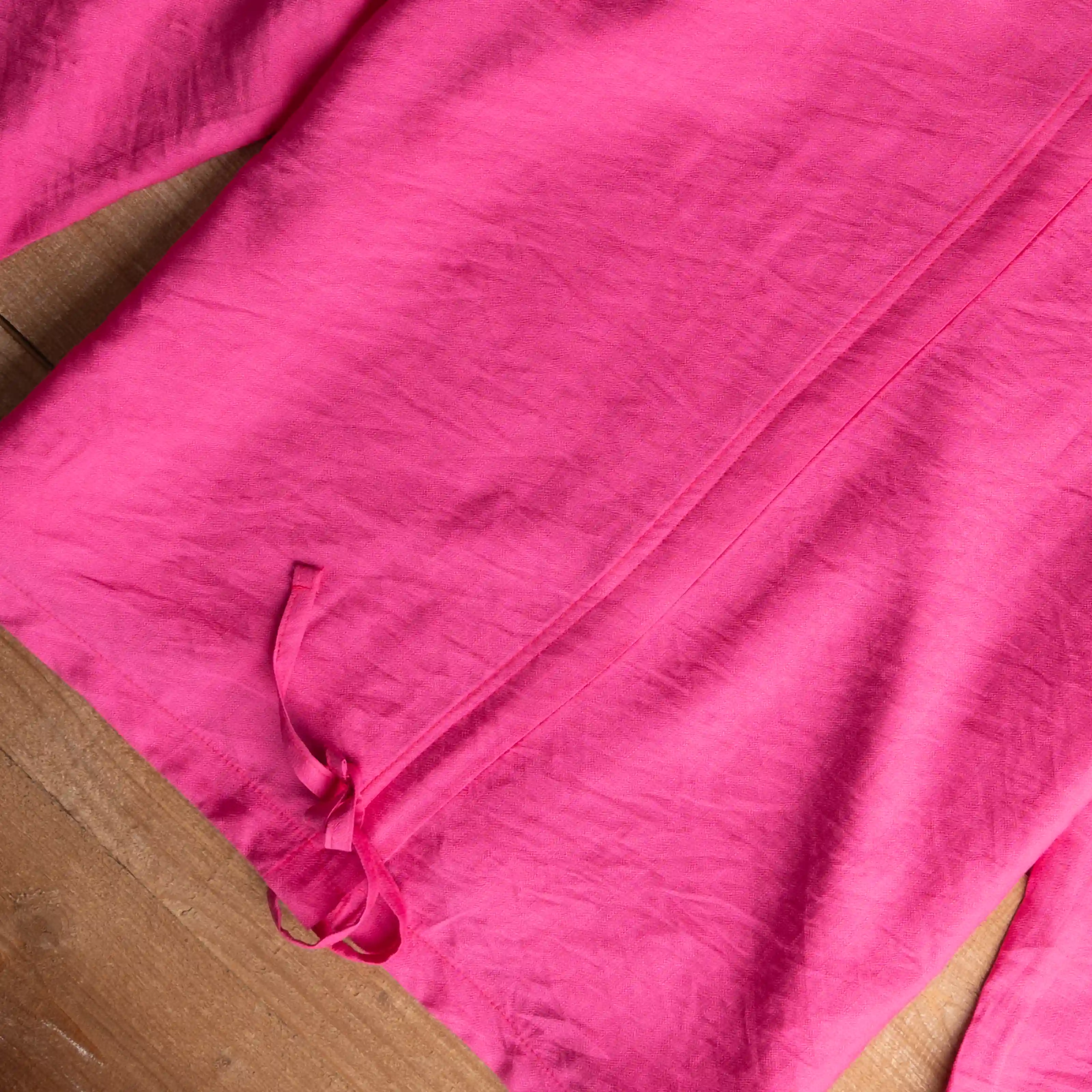 ظهر قميص كتان رجالي مريح